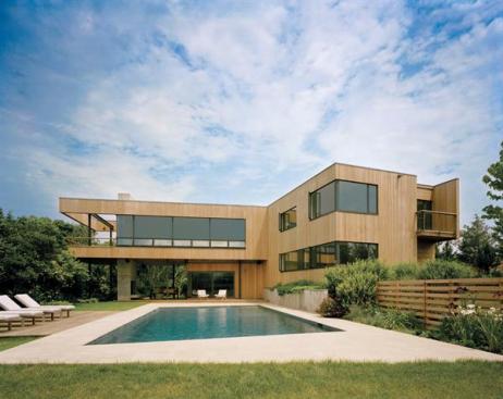 Simple exterior treatments bring a sense of calm to this deceptively complex ocean-view home.