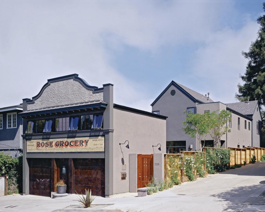 Rose Red Built on the site of a former grocery store, the Rose Street project incorporates the old buildings fa§ade in the front-loaded garage. Each unit features a private courtyard, 10-foot ceilings, and abundant natural light.