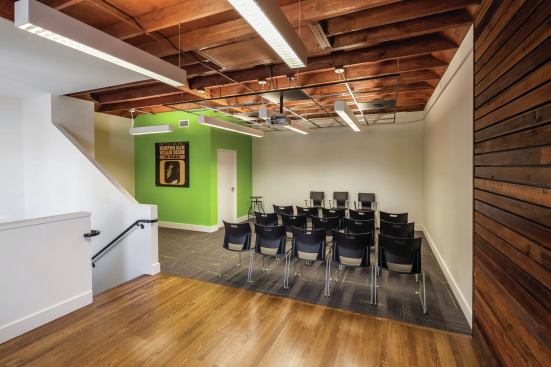 The upper level contains a lounge, computer lab, and seminar and flex space. Low-cost memberships encourage students who graduate from the Stax Music Academy across the street to use the recording space and experiment musically without great expense.