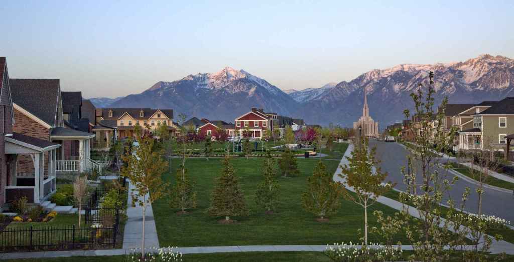 Clustered residential neighborhoods with a variety of housing types
give Daybreak the feeling—and walkability—of an older town.