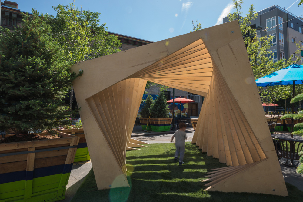Square Way Gateways for The Square on 21st | Builder Magazine