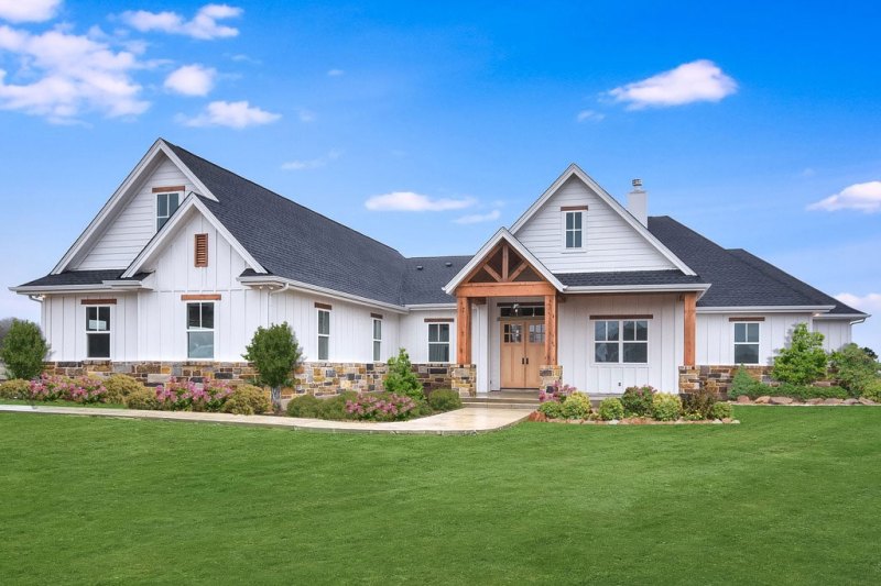 Photo courtesy of House Plan Zone