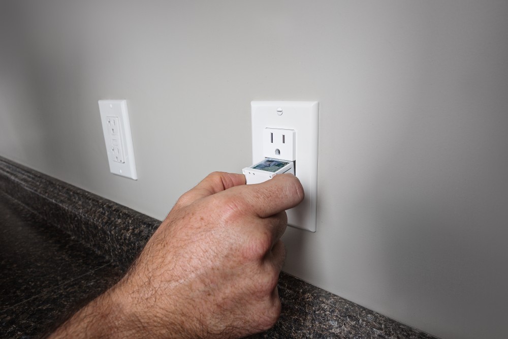 New Swidget Outlet Features Modular Smart Attachment System