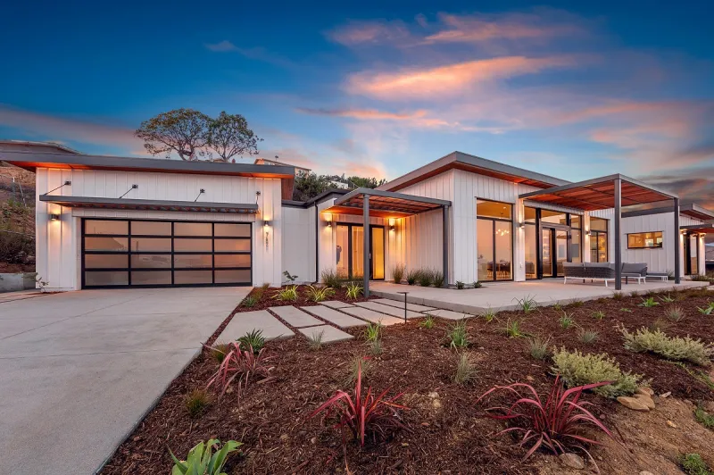 Dvele's Skyview Home in Ventura, Calif.
