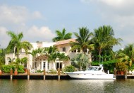 Luxurious waterfront home in Florida