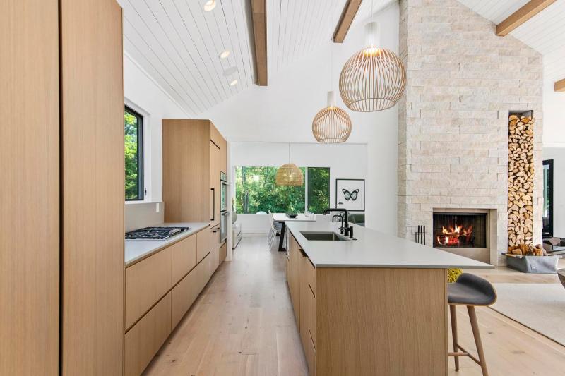 Gorgeous Great Room featuring White Elm Vantage30 from Eldorado Stone
