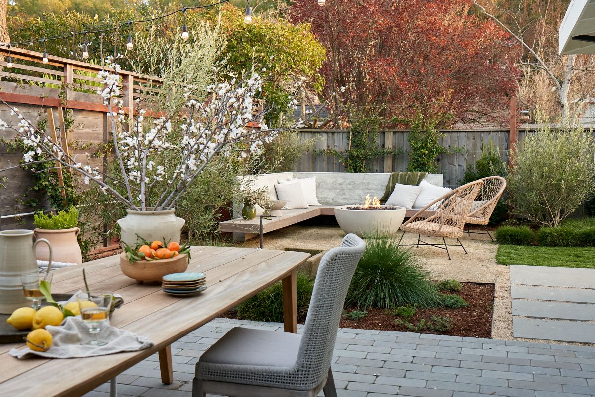 Create Backyard Bliss with These 2023 Outdoor Living Trends, image size:1200x800