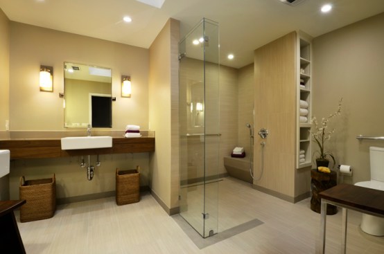 The judges awarded the Crest Ridge Master Bath a Special focus for being a design that's truly universal. It exemplifies that meets current needs of the household, and it looks down the road toward future needs.