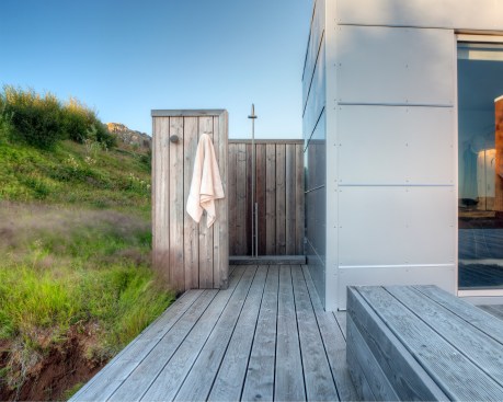 nIce+House