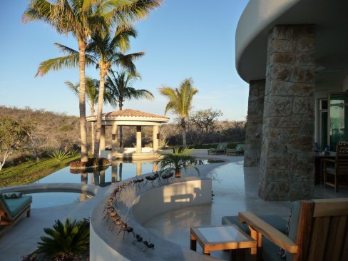 Infinity+pool+and+patio