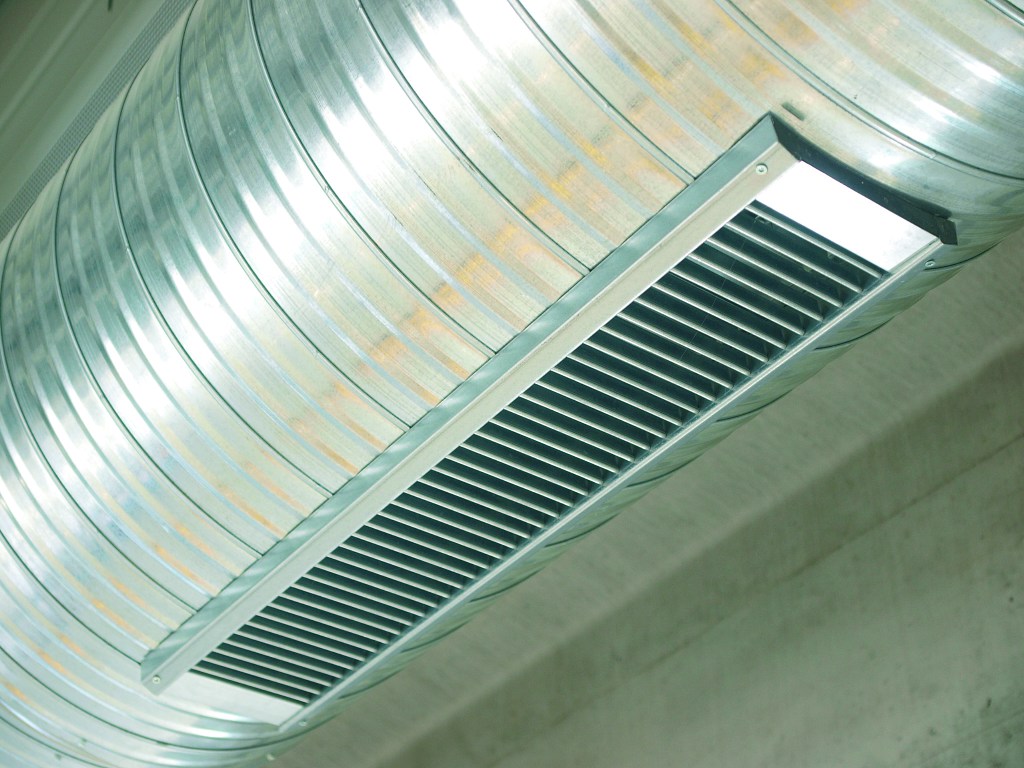 Lindab Direct no. 3 2008DESY Petra III research cenre is one of the world's leading accelerator centres for the matter research on an atomic and molecular level.Circular duct system, Lindab Safe and RCWB rotation diffusers