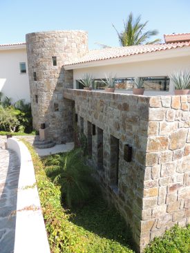 Front+entry+with+local+stone+walls