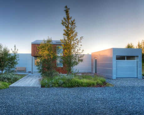 nIce+House