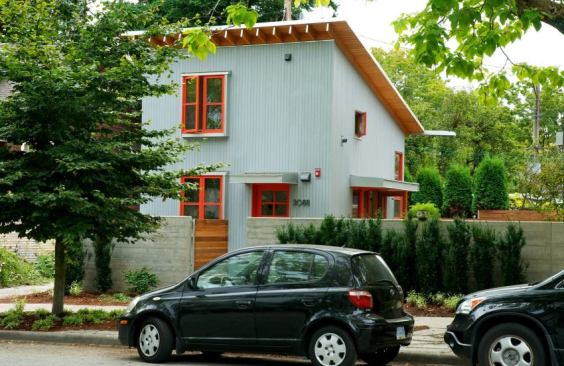 House and Laneway House infill project by architect James Tuer.&nbsp;The house and adjacent laneway house sit on a 40-by-86-foot corner lot just off of a busy commercial corridor in downtown Vancouver.&nbsp;