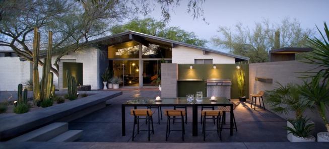 Merit Award 
Moltz Residence, Tucson, Ariz.
Entrant/Architect: Ibarra Rosano Design Architects, Tucson, Ariz.; 
Builder: Kern Builders, Tucson  The principals of Ibarra Rosano Design Architects used a restrained palette of concrete block, glass tile, and native plants to create 'a stage for the act of living in the desert.