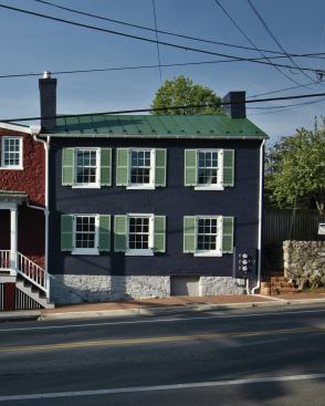 “We behaved ourselves so much with façade and exteriors,” say Swartz, “that even though we couldn’t get preservation credit, the local historic society holds fundraisers here.”