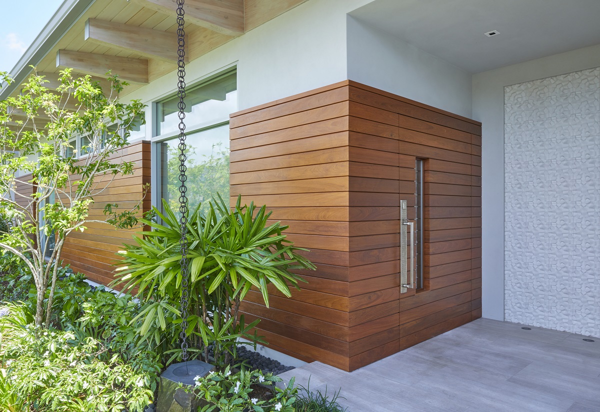 Project Gallery: Hawaii Home Exhibits Exotic Front Entry