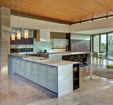 A palette of desert-influenced materials acknowledges the surroundings.