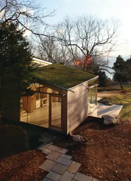 A play on traditional New England sheds, the Guilford Cottage typifies Gray Organschi’s talent for turning site constraints into a cool architectural idea.