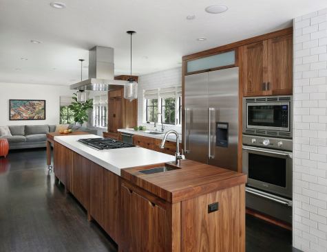 Designed for a food blogger to work by day and entertain by night, this kitchen is chockablock with smart ideas. 