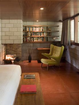 Original recessed down lights, like those in the master bedroom, were restored and supplemented with atmospheric lighting.


